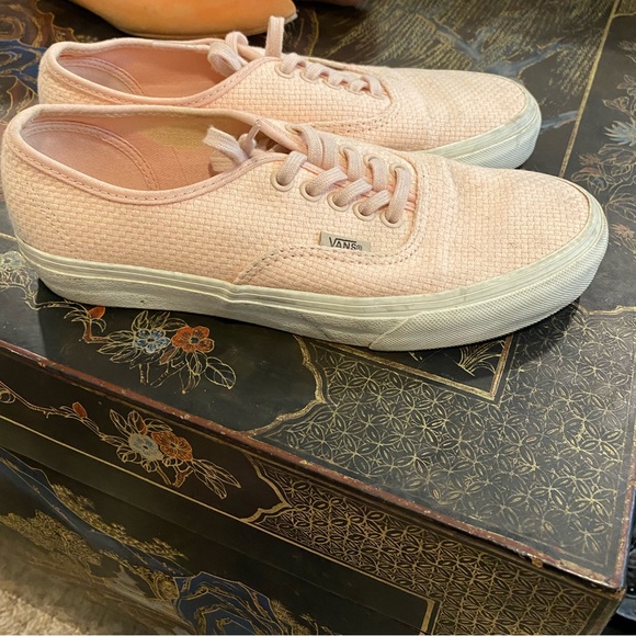 Women’s Vans low top sneakers - Picture 2 of 7